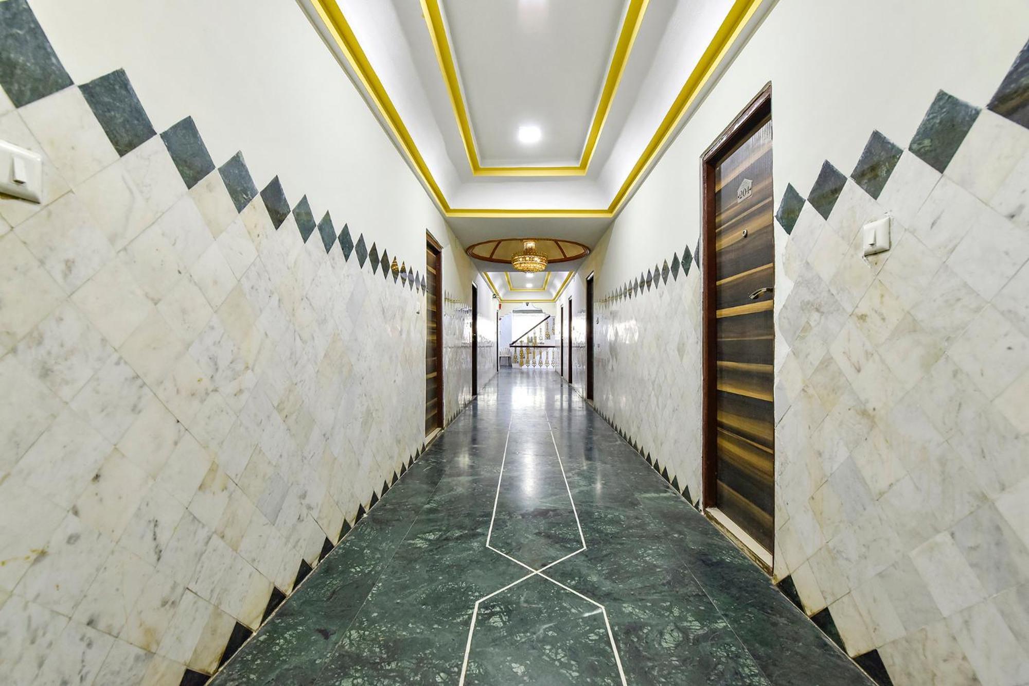 Fabhotel Crystal Inn II - Paldi Char Rasta Ahmedabad Esterno foto